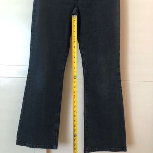 Chico's Platinum Jeans Size 2 (Chicos sz 00) stretch, short, flair - Picture 7 of 10